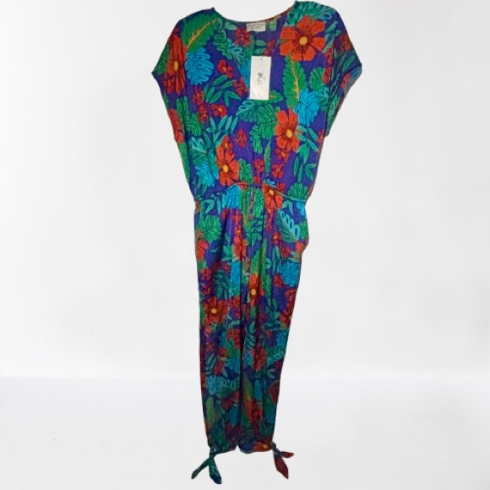 Size Large Floral Jumpsuit with Pockets Perfect for Vacation